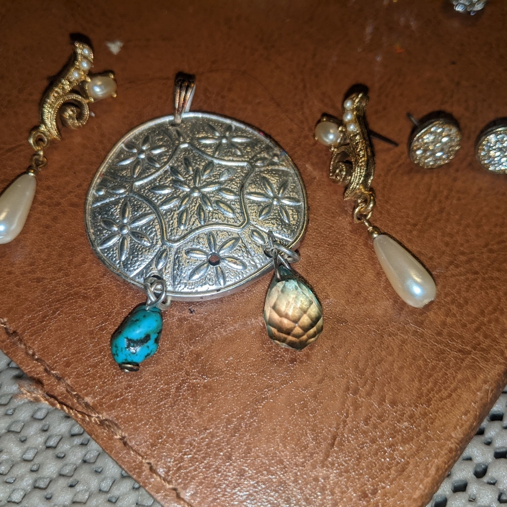 More - Picture 7 of 16